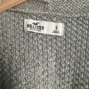 Hollister Gray Knit Sweater